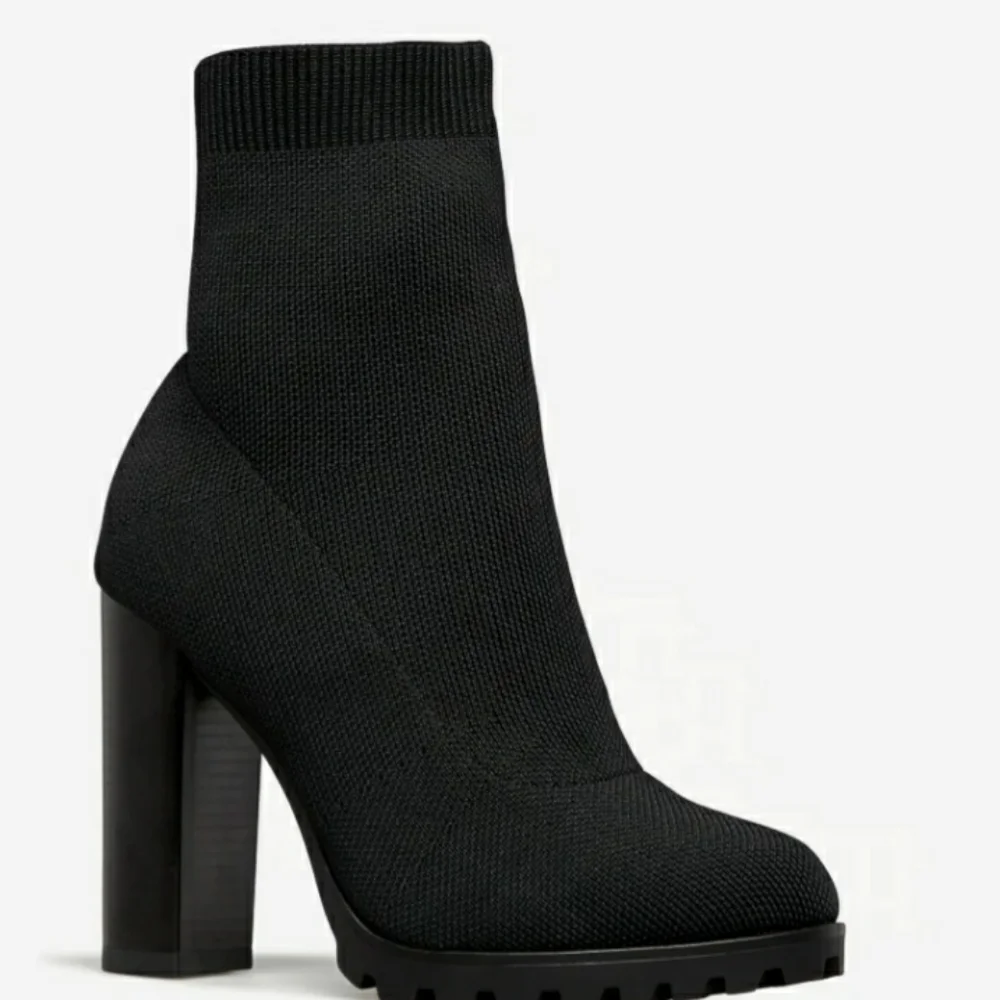 Minetta Block Heel Bootie - Picture 4 of 5